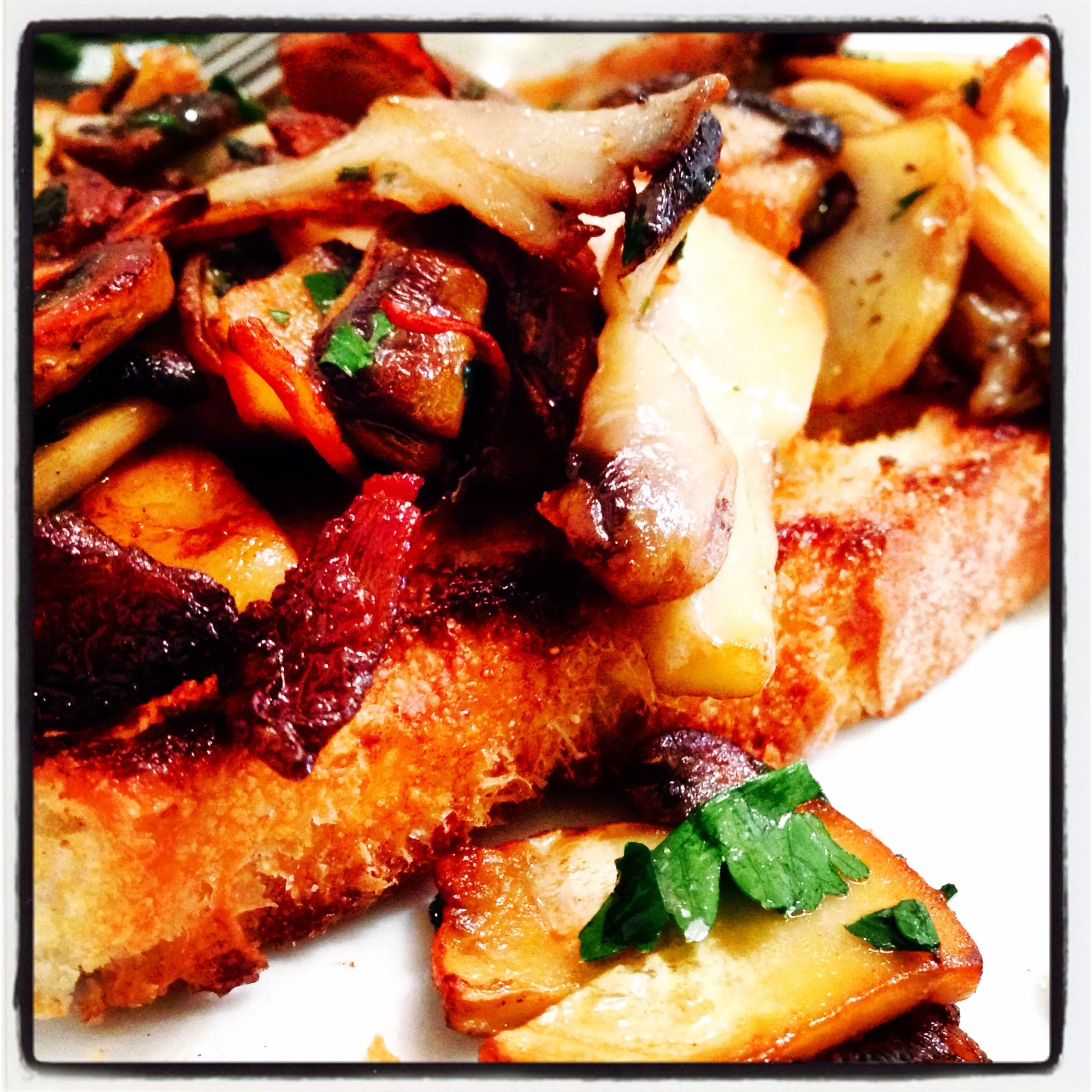 London, Mushrooms, Toast